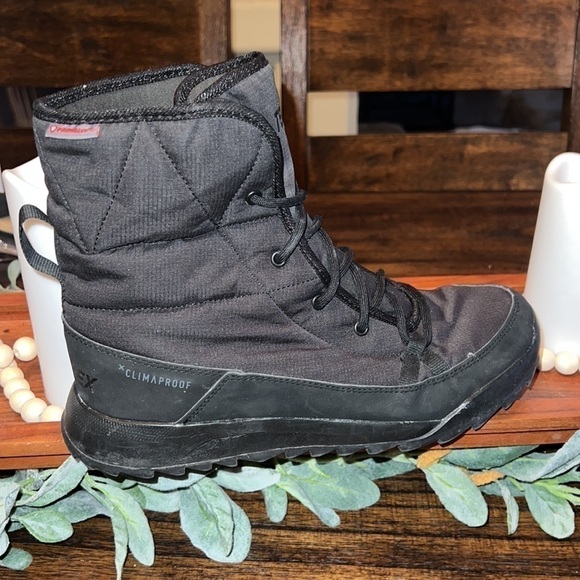 Wmns Terrex Choleah Padded Climaproof | color Core Black | size 7.5 - Picture 4 of 10